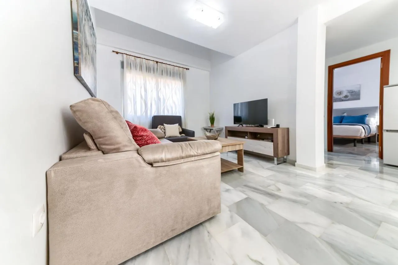 Holidays2Malaga Salitre Cerca Estacion Ave & Fibra Wifi Apartment Malaga